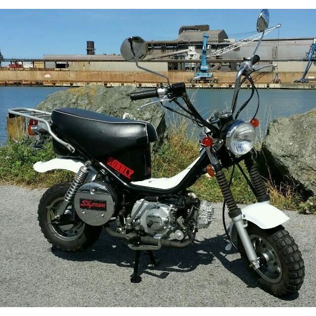 moto-50cc-homologuee-route-skyteam-bubbly-replique.jpg